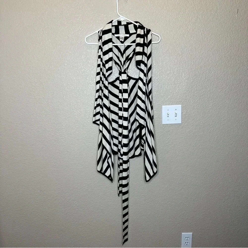 *SALE* Diane von Furstenberg women’s knit sleeveless vest cardigan size small